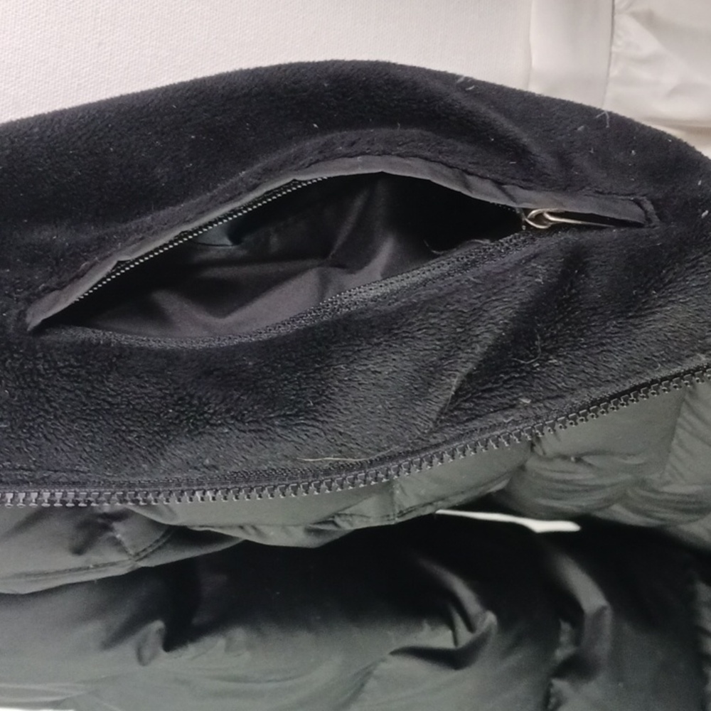 Marmot Women's 3/4 Black Puffer Jacket. - Picture 7 of 9